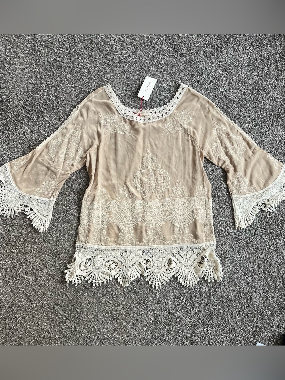 NWT Solitaire Tunic Blouse Boho Fairy Crochet Lace Trim Embroidered Tan Cream